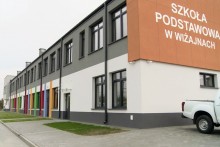 Wiżajny. Dwie firmy wyposażą nową szkołę, wkrótce przenosiny