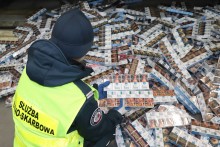 Suwałki. Papierosy jako elementy domów drewnianych w największym przemycie w tym roku