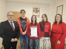 Uczniowie z III Liceum Ogólnokształcącego pomogą zrobić zakupy