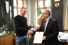 Prezydent Suwałk podpisał umowę na remont dachu budynku I LO