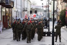 Suwalczanie oddali hołd Żołnierzom Wyklętym [zdjęcia]