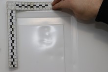 Suwałki. 48-latek kopał w drzwi sąsiadów i groził, że ich zabije