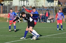 Sparta Augustów zaliczyła falstart w drodze po awans, wygrała Pomorzanka [kadry, składy, tabela]