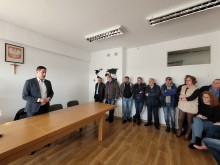 Pracownicy suwalskiego oddziału PKS Nova bronią dyrektora. Spotkali się z posłem J. Niedźwiedzkim