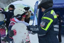 Pokazy, stoiska, gry i zabawy. Spotkanie ze służbami mundurowymi w Szelmencie
