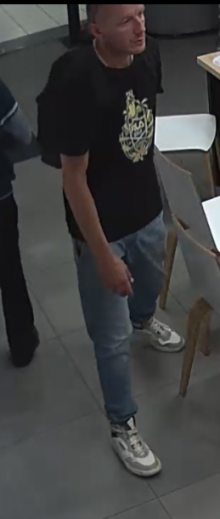 Suwałki. Policjanci poszukują mężczyzny podejrzanego o kradzież tabletu