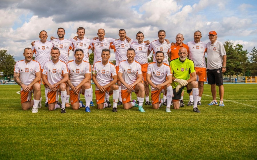Mecz oldbojów Sparta Augustów – Reprezentacja Polski z suwalskimi akcentami [zdjęcia]