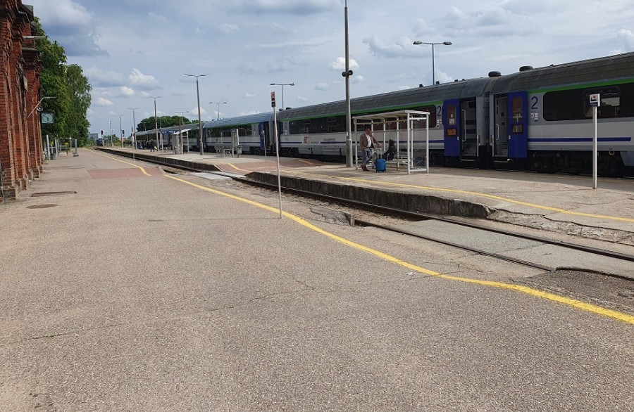 Pociąg na linii Suwałki – Trakiszki pomknie nawet 120 km/h. Uwaga na przejazdach!