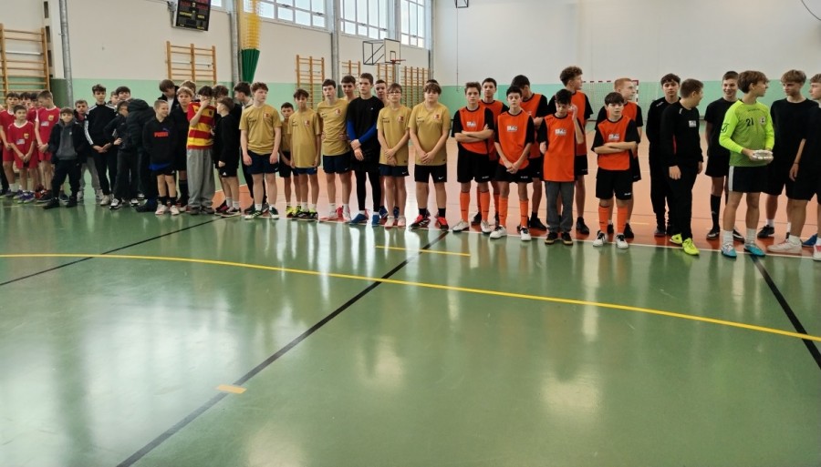 Rutka-Tartak. Drużyna SP Raczki zwycięzcą halowego turnieju o puchar Starosty Suwalskiego [zdjęcia]