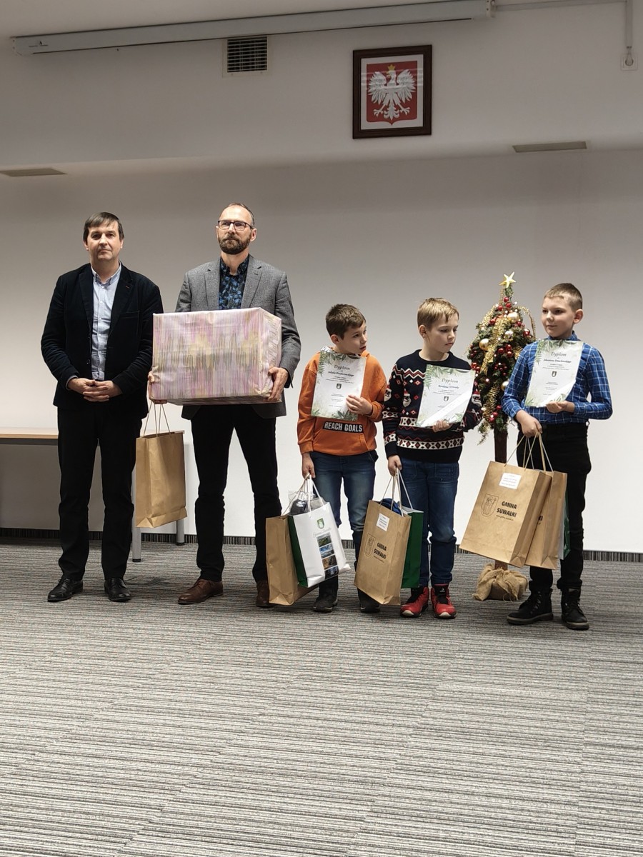 Gmina Suwałki. Konkurs Zbieraj papier stary - chronisz lasy i ich dary rozstrzygnięty [zdjęcia]