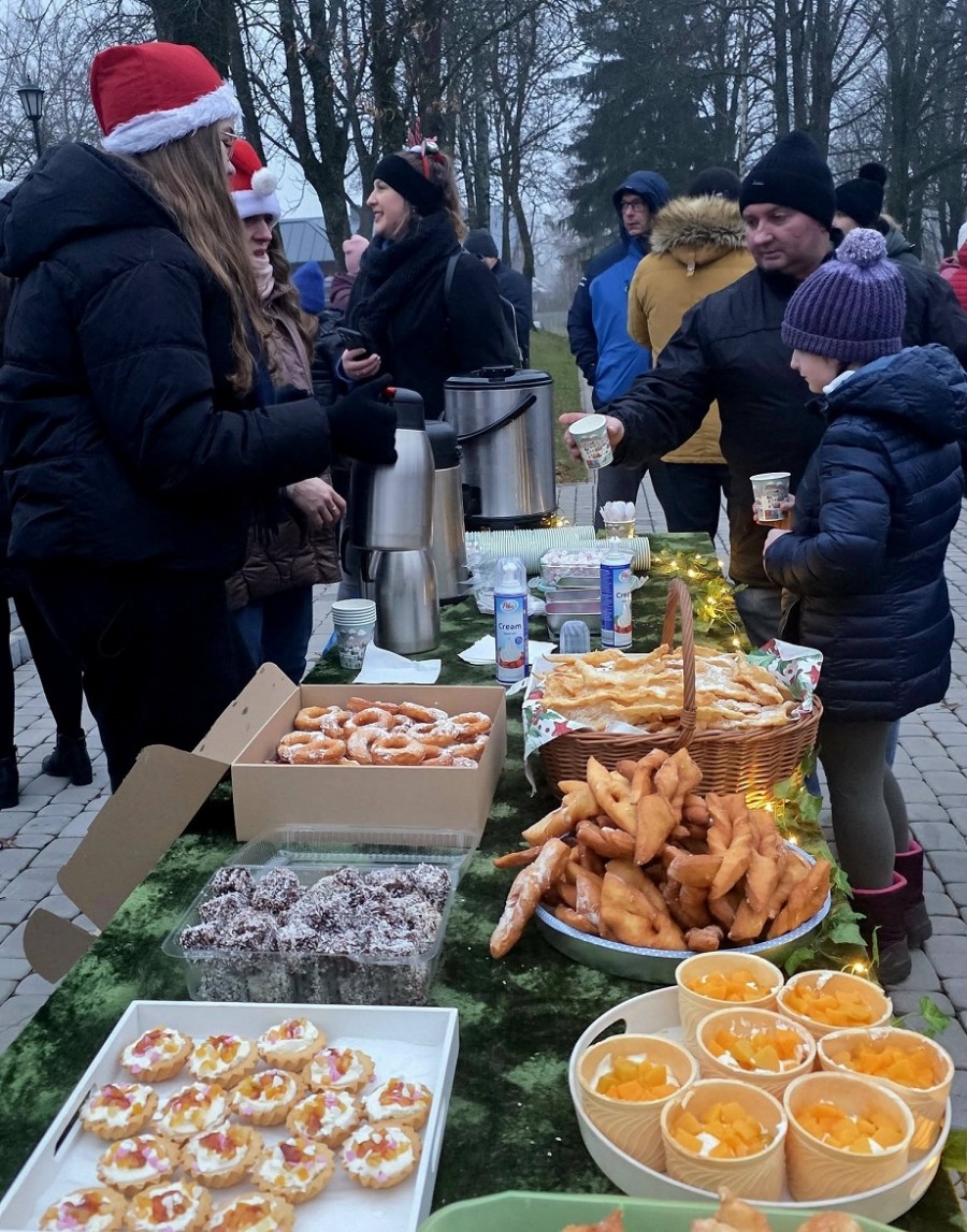 Wiżajny. Piękne i pełne pyszności rozświetlenie choinki [zdjęcia[