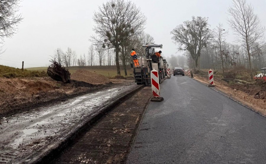 U nas tylko przygotowania, a w warmińsko-mazurskim trwa modernizacja drogi Gołdap – Wiżajny [foto]