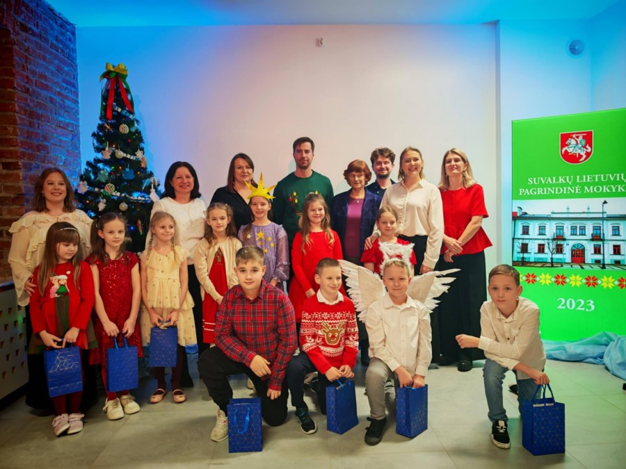 Świąteczne spotkanie artystyczne w litewskiej szkole w Suwałkach [zdjęcia]