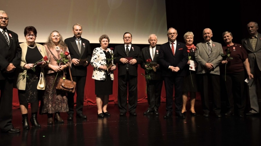 Suwałki. Medale za długoletnie pożycie małżeńskie dla 61 par [zdjęcia]