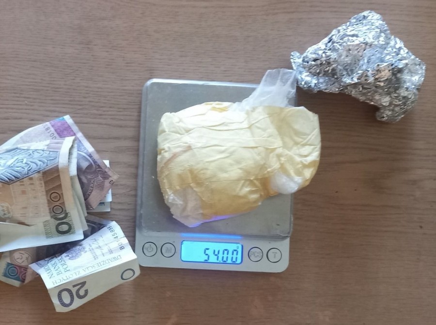 Suwalczanin wylegitymowany, przeszukany i aresztowany. Miał przy sobie psychotropy