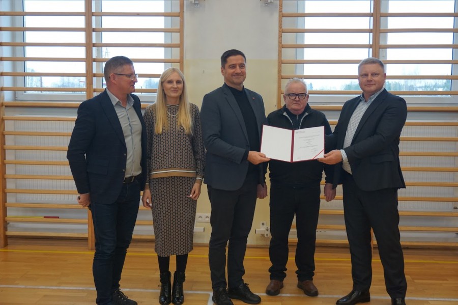 W Słobódce zostanie wybudowane nowe boisko z bieżnią [zdjęcia]