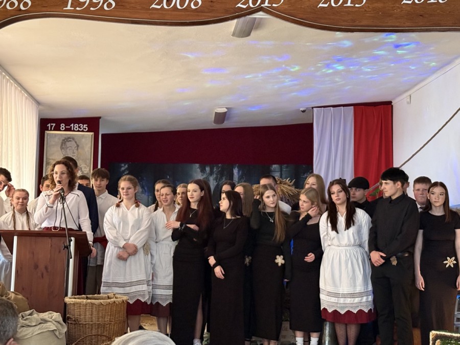 Społeczność Zespołu Szkół w Dowspudzie obchodziła podwójny jubileusz [zdjęcia]