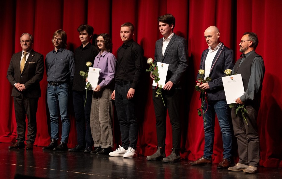 Suwalska gala kulturalnych stypendiów i nagród z koncertem Mariana Szaryńskiego i Przyjaciół [foto]