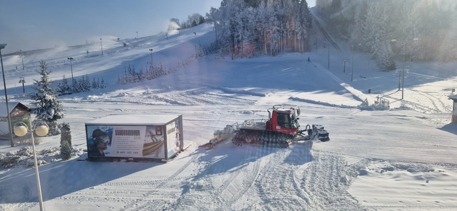 U nas poprószyło, a w WOSiR Szelment śniegu już pod dostatkiem. Ruszamy z szusowaniem [zdjęcia]