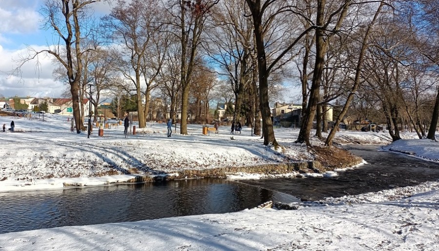 Bulwary nad Czarną Hańczą bogatsze o park sensoryczny. Pierwsi spacerowicze [zdjęcia]