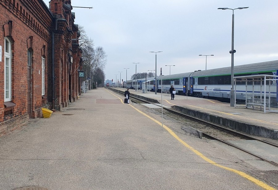 Pociągiem z Suwałk  do Warszawy dojedziemy w 3 h i 40 minut. Mają być trzy szybkie