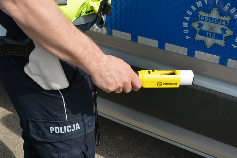 Ciągnik to nie jest dobry pojazd na randkę. Zamiast do dziewczyny, trafił do aresztu