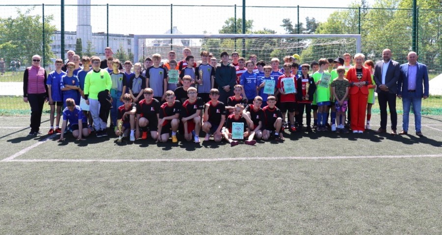 Bakałarzewo. Szkoła Podstawowa  w Raczkach zwycięzcą Powiatowego Turnieju w piłce nożnej [zdjęcia]