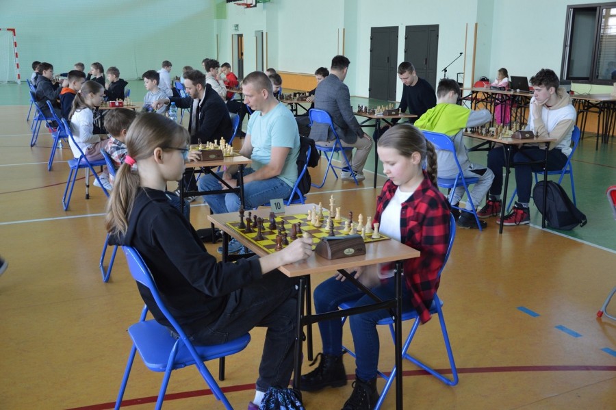 Rywalizacja szachistów Hańczy i Jaćwieży Suwałki w Turnieju o Puchar Dyrektora ZS nr 6 [zdjęcia]