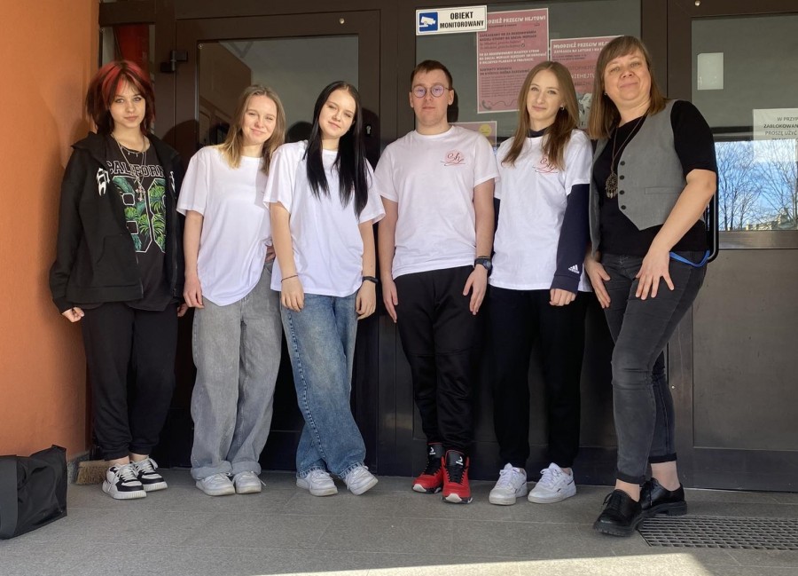 Uczniowie z ZS nr 4 w Suwałkach  założyli grupę Młodzież Przeciwko Hejtowi 