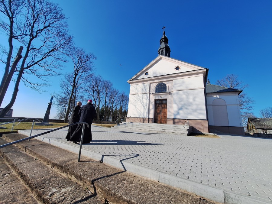 Konkurs literacki i plastyczny w 200 – lecie Kościoła pw. św. Teresy z Avila w Wiżajnach