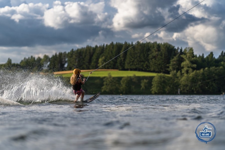 Narciarstwo wodne. UKS Na-Wa Suwałki na zakończenie wakacyjnych szkoleń w WOSiR Szelment [zdjęcia]