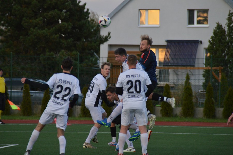 Polonia Raczki – Verta Suwałki 7:1, GKS Stawiski - Wigry II Suwałki  2:3. Mamy lidera [zdjęcia]