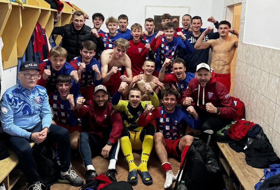 Okręgowa piłka. Lider z Augustowa zaczął wiosnę z przytupem, Pomorzanka minimalnie przegrała