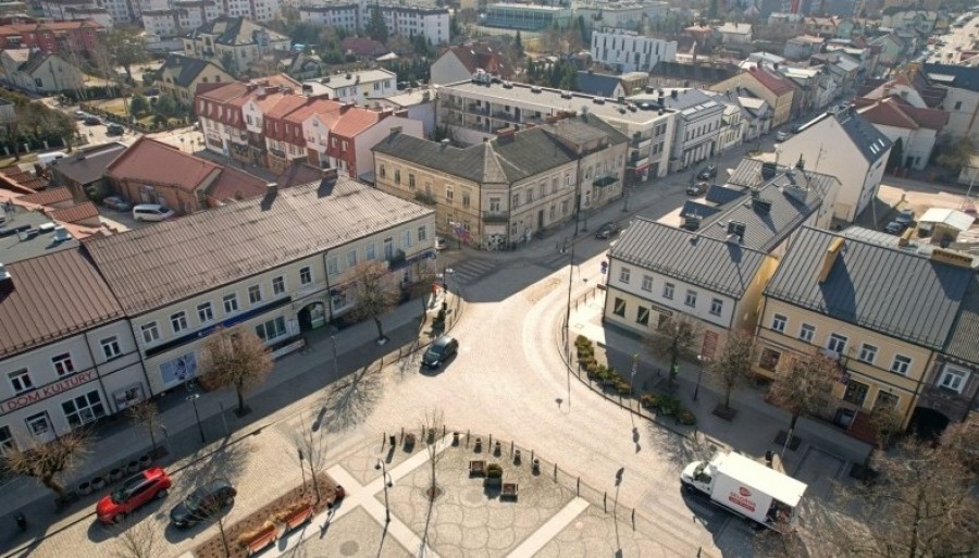 Sześciu na jednego. Nieletni rozbójnicy w Augustowie zmuszali do zakupu skradzionych perfum