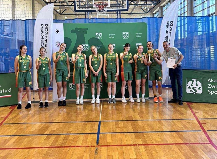 Z SKS-u do AZS-u. Koszykarki z Puńska na I miejscu w województwie, niezły występ chłopaków