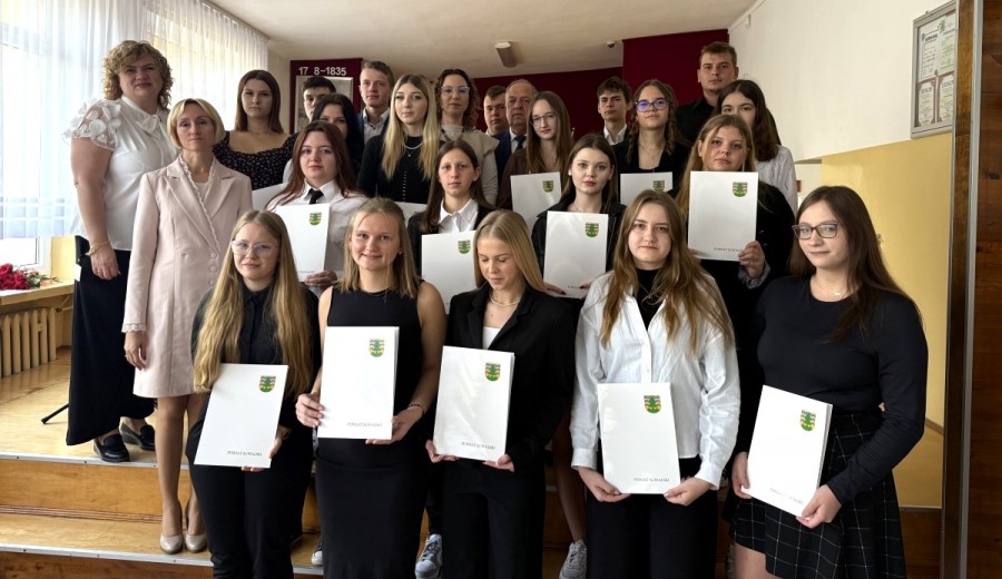 Dowspuda. Stypendia Starosty Suwalskiego za osiągnięcia w nauce [zdjęcia]