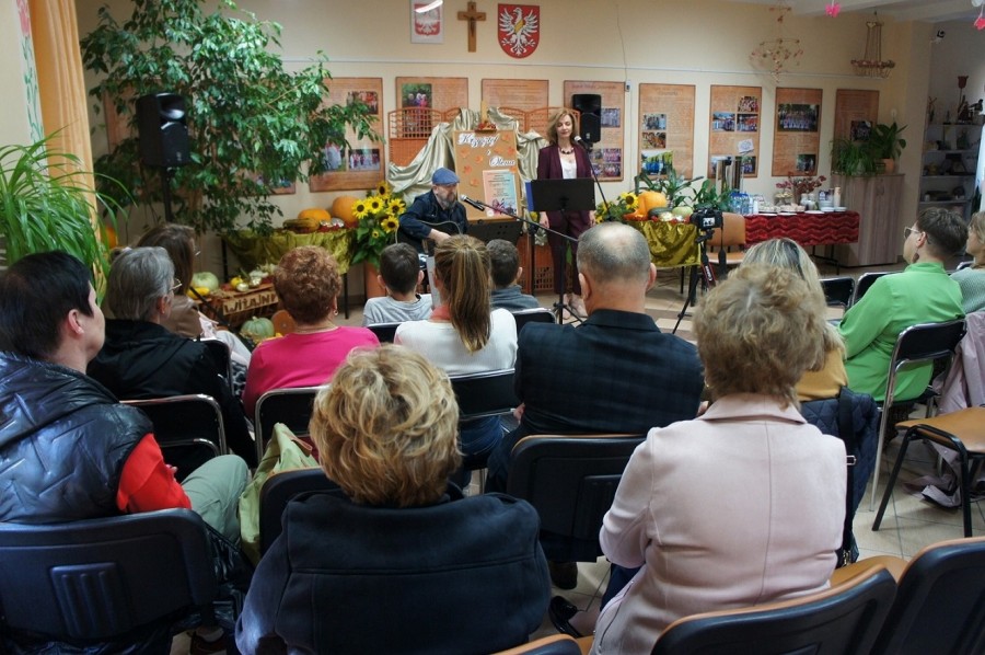 Krzysztof i Olena dali koncert w Świetlicy Gminnej w Wiżajnach [zdjęcia]