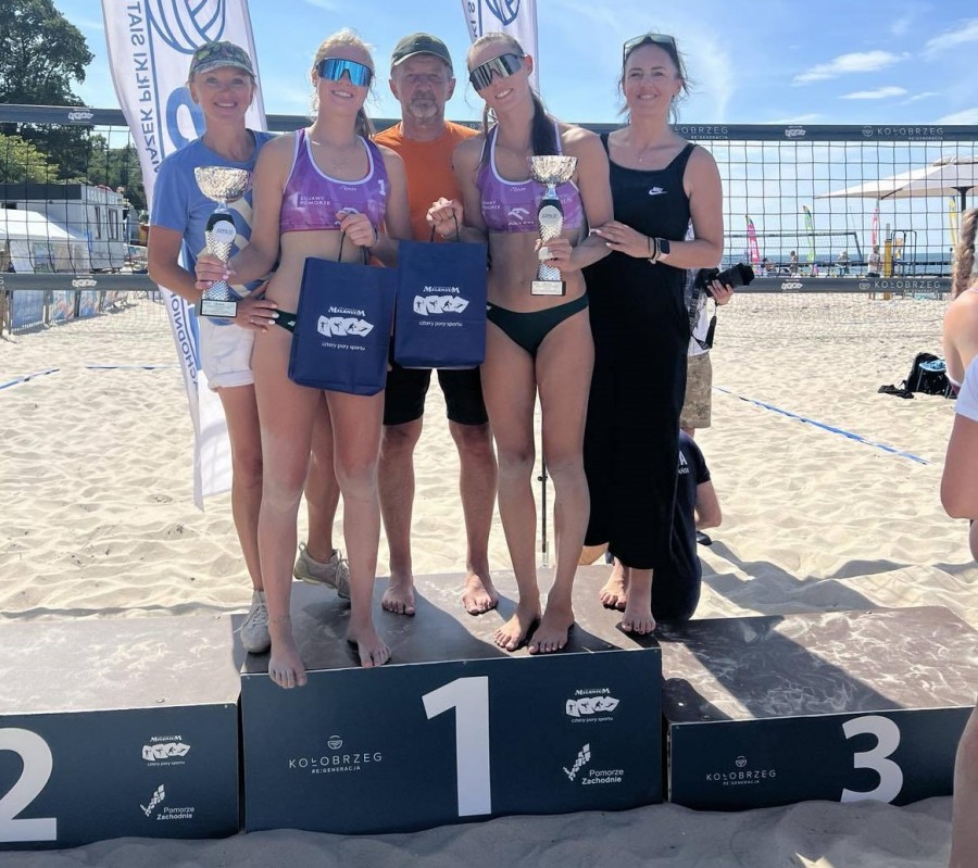 Siatkówka. Zuzanna Rapczyńska i Julia Radelczuk  z SAS Sejny w finale Mistrzostw Polski [zdjęcia]