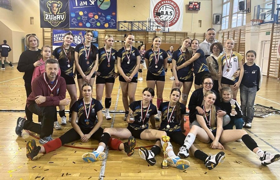 Siatkówka. Młodziczki SAS Sejny w 1/8 Mistrzostw Polski, kadetki walczyły na tym etapie w Warszawie 