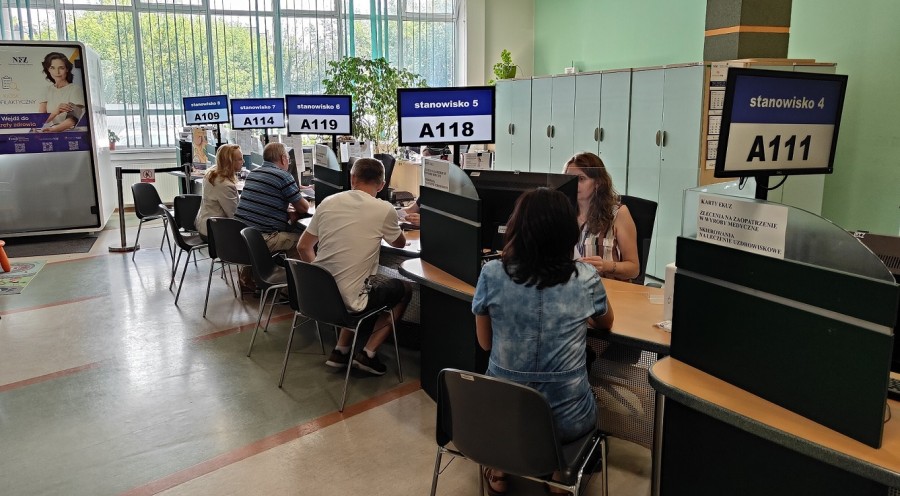 Wakacje za granicą. Padł rekord EKUZ w podlaskim NFZ!