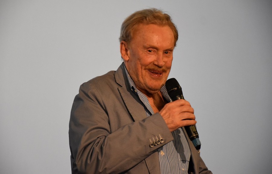 Daniel Olbrychski w Suwałkach o kulach, ale bez znieczulenia. Anegdota za anegdotą [zdjęcia]