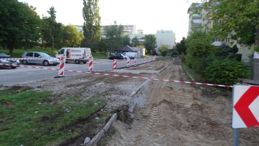 Suwałki. Nowe chodniki i wygodniejsze miejsca parkingowe przy Domu Weterana [zdjęcia]