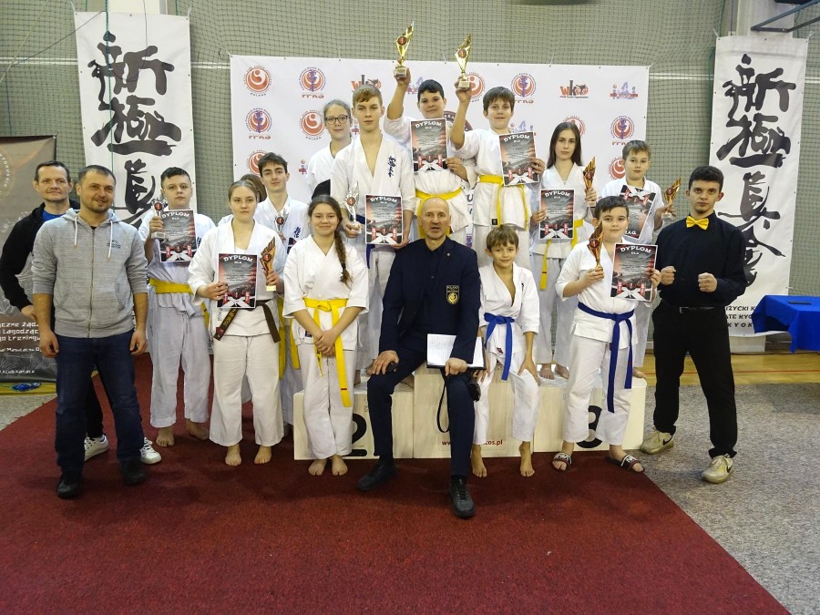 Karate kyokushin. 2 złote, 3 srebrne i 4 brązowe medale suwalczan w Giżycku [zdjęcia]