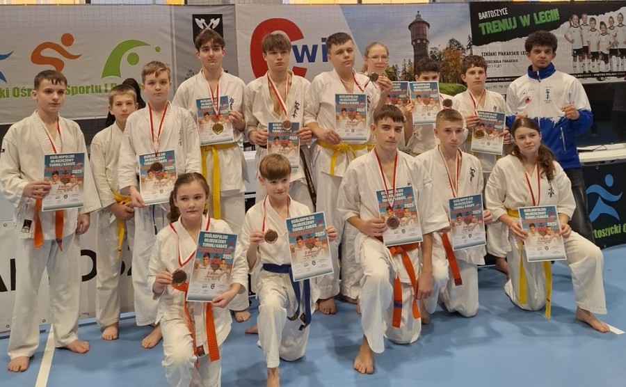 Karate kyokushin. Sukcesy suwalskich młodzików, juniorów i młodzieżowca w Bartoszycach [zdjęcia]