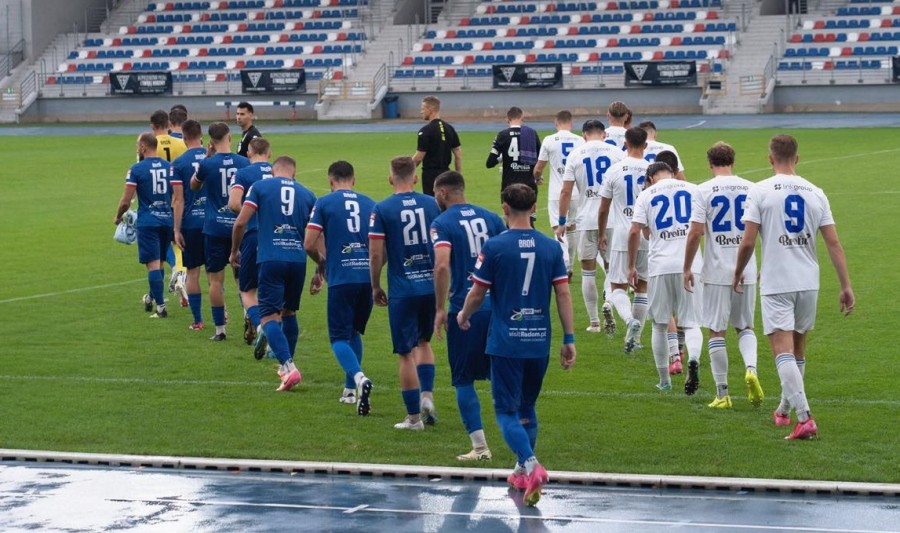 Broń Radom - Wigry Suwałki 2:0. Biało-Niebiescy bez argumentów 
