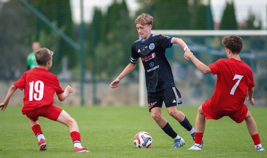 Wigry Suwałki – Escola Varsovia 1:9.  Trzeba się nauczyć tej Centralnej Ligi Juniorów