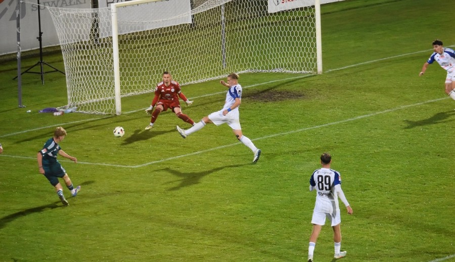 Wigry Suwałki – Legia II Warszawa 2:4. A było już tak dobrze [opinie, zdjęcia]