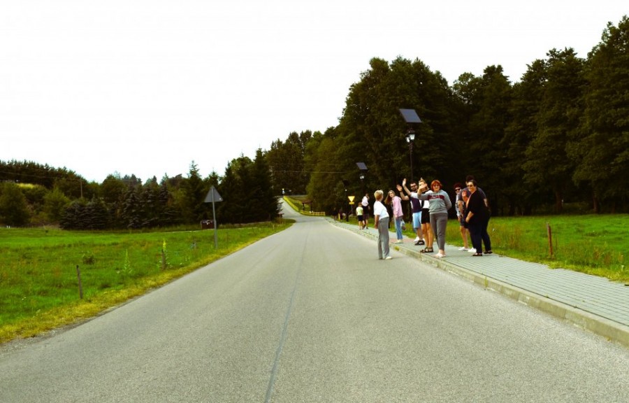 Nowoczesne lampy solarne i solarno-wiatrakowe w Bakałarzewie [zdjęcia]