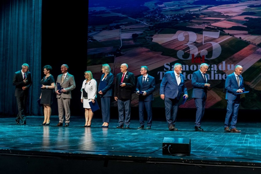 Czworo mieszkańców gminy Raczki odznaczonych za Zasługi dla Samorządu Terytorialnego