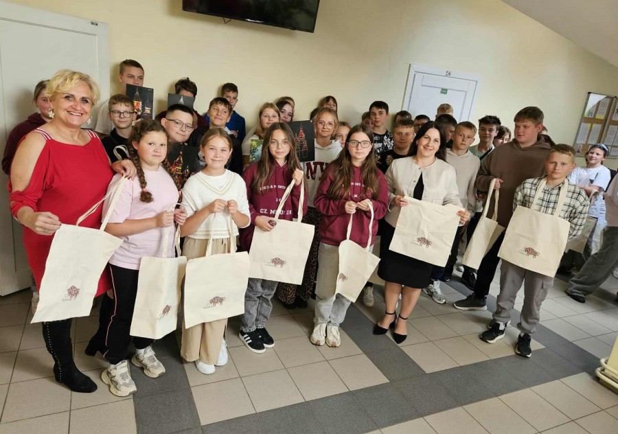 Uczniowie Szkoły Podstawowej w Płocicznie-Tartak na Litwie.  Artystyczna podróż i współpraca [foto]